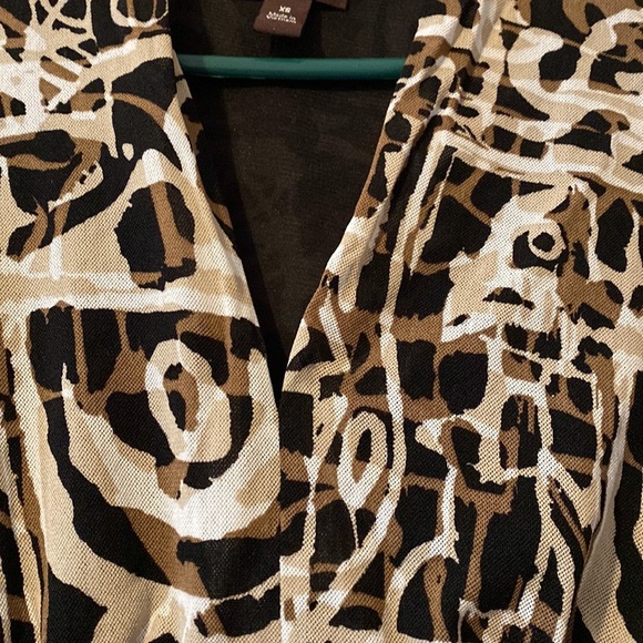 3/$15 ☀️ Dana Buchman dress shirt - Picture 3 of 3